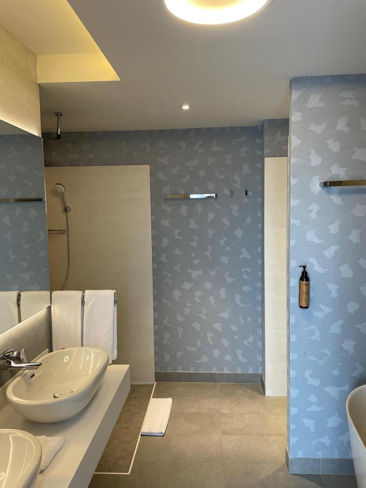 Ramada By Wyndham Slatina Parc 4*