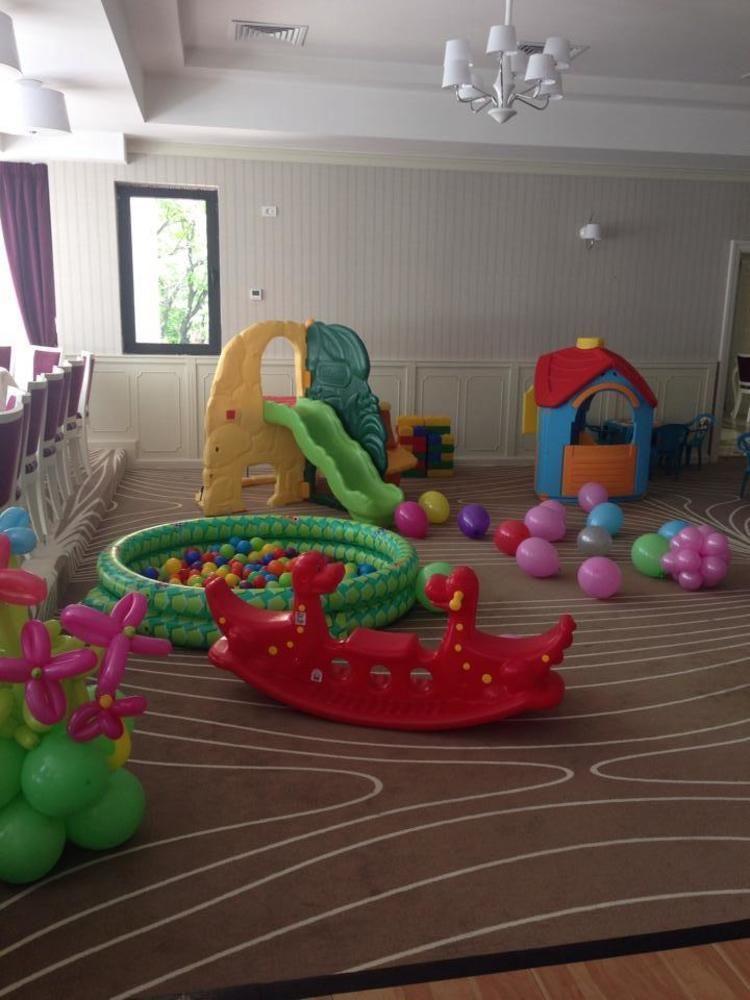 Ramada By Wyndham Slatina Parc מלון